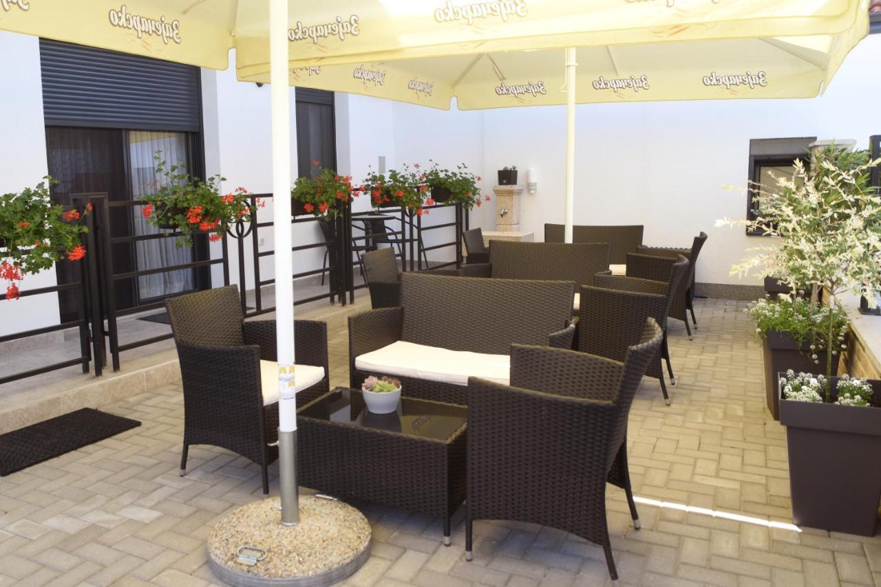 "Mini Hotel Vienna" Apartments Vrnjačka Banja Екстериор снимка